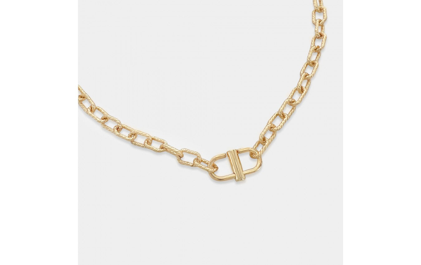 Textured Box Chain Necklace With Oval Clasp Closure